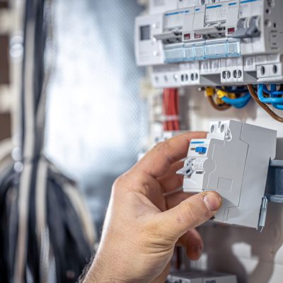 DIY Electrical Work: When to Call a Professional - Grupo Trelu